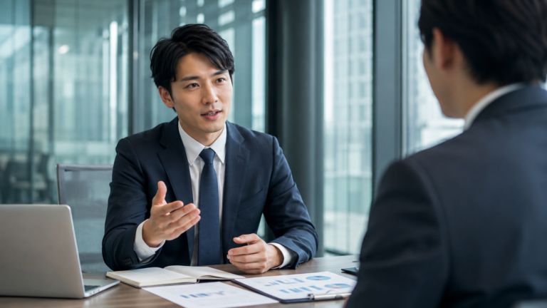 オファー面談で給与交渉をするビジネスパーソン