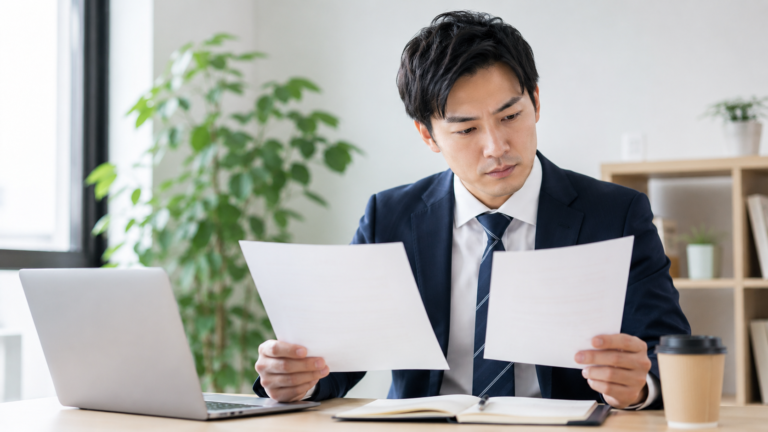 "退職願と退職届の違い"を探す会社員