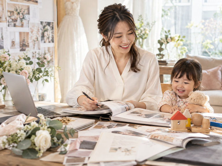 ブライダルの仕事と子育てを両立する女性